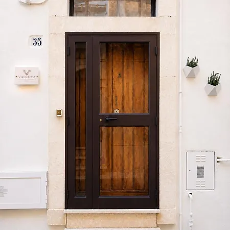 Valcova Home, Your Luxury Escape In *