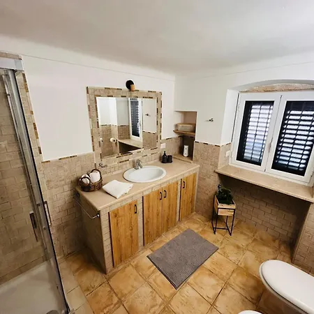Valcova Home, Your Luxury Escape In Apartment *